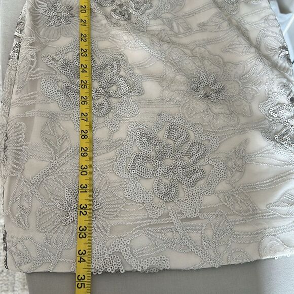 Banana Republic Ivory Sequin Floral Shift Dress Size 0 NWT Elegant Occasion - Picture 10 of 10
